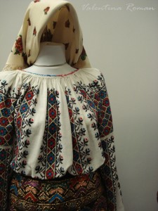 Romanian Traditional Costume Museum 01
