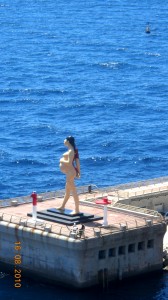 Pregnant woman statue in Monaco