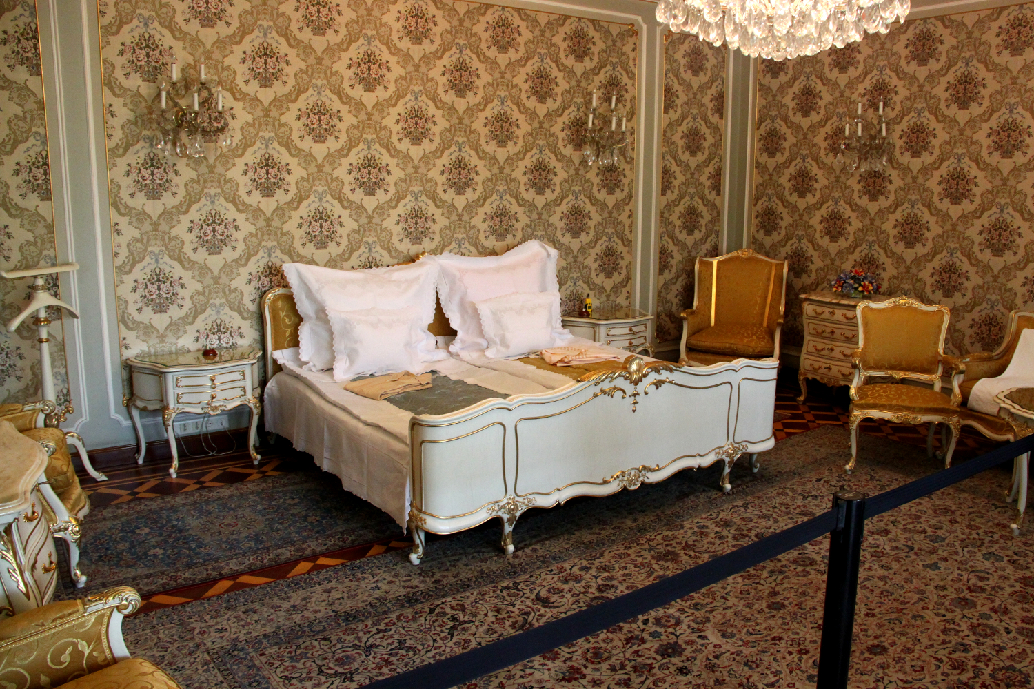 Primaverii (Spring) Palace, Ceausescu’s private residence - Nicolae and Elena Ceausescu's bedroom - they have the original sheets 