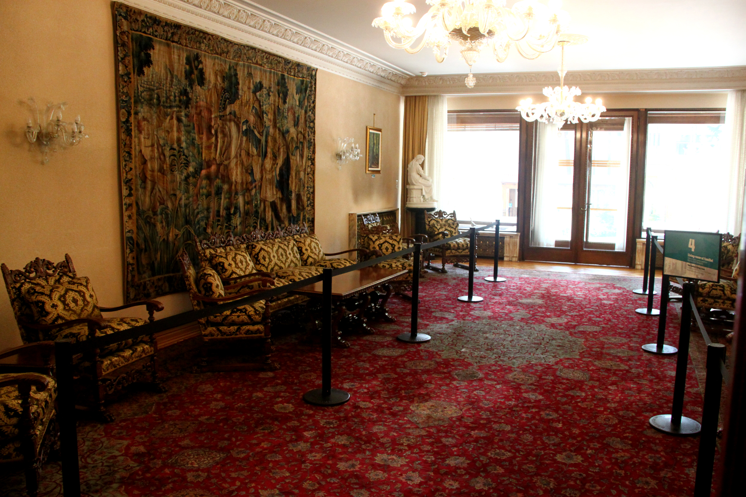 Primaverii (Spring) Palace, Ceausescu’s private residence - living room