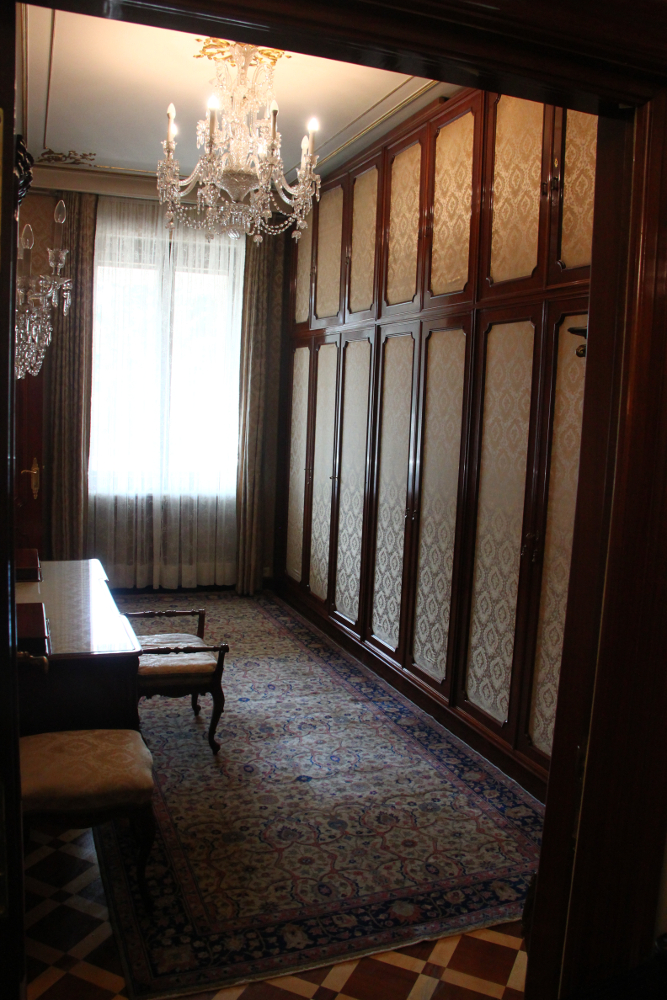 Primaverii (Spring) Palace, Ceausescu’s private residence - dressing room