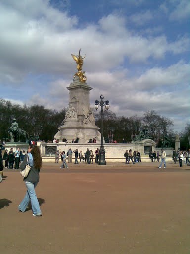 queen victoria memorial
