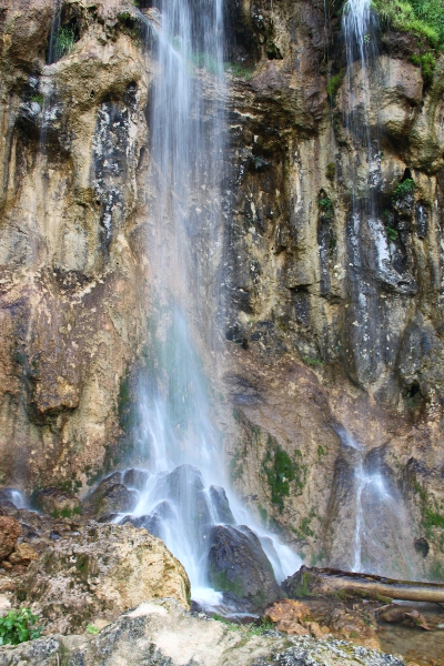 Pisoaia Falls