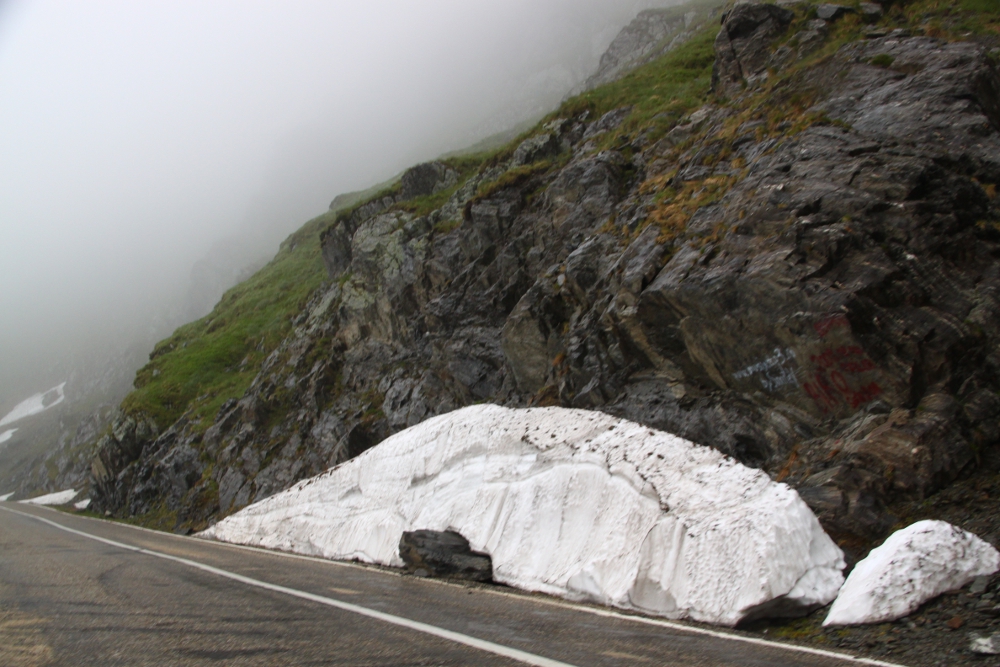 Transfagarasan snow