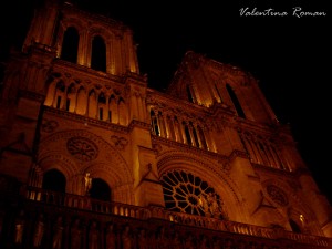 Notre Dame de Paris at night