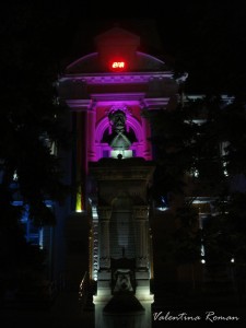 Ramnicu Valcea City Hall statue