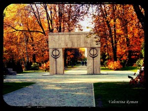 Targu-Jiu - Poarta Sarutului (Kiss Gate)