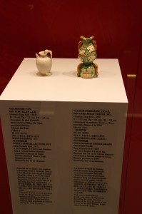 Porcelain and ceramics Chinese objects