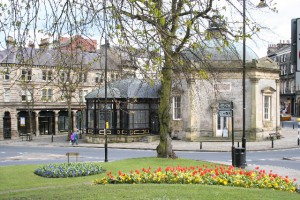 Pump Room Harrogate_-_geograph.org.uk_-_12894, photo source Wikipedia