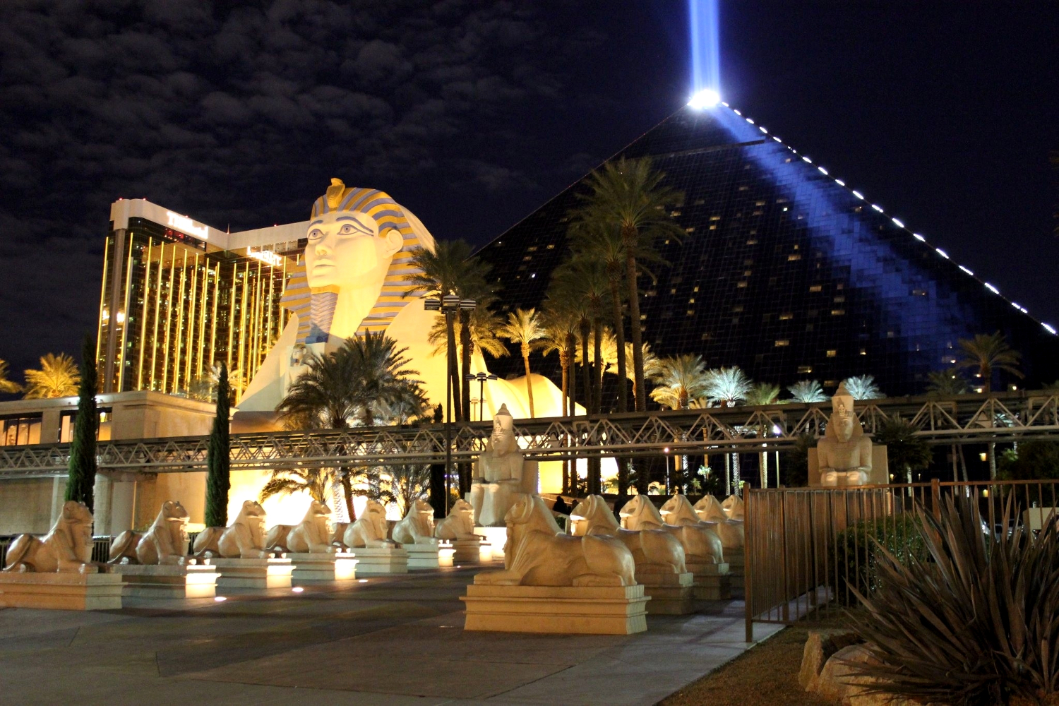 luxor hotel and casino pictures