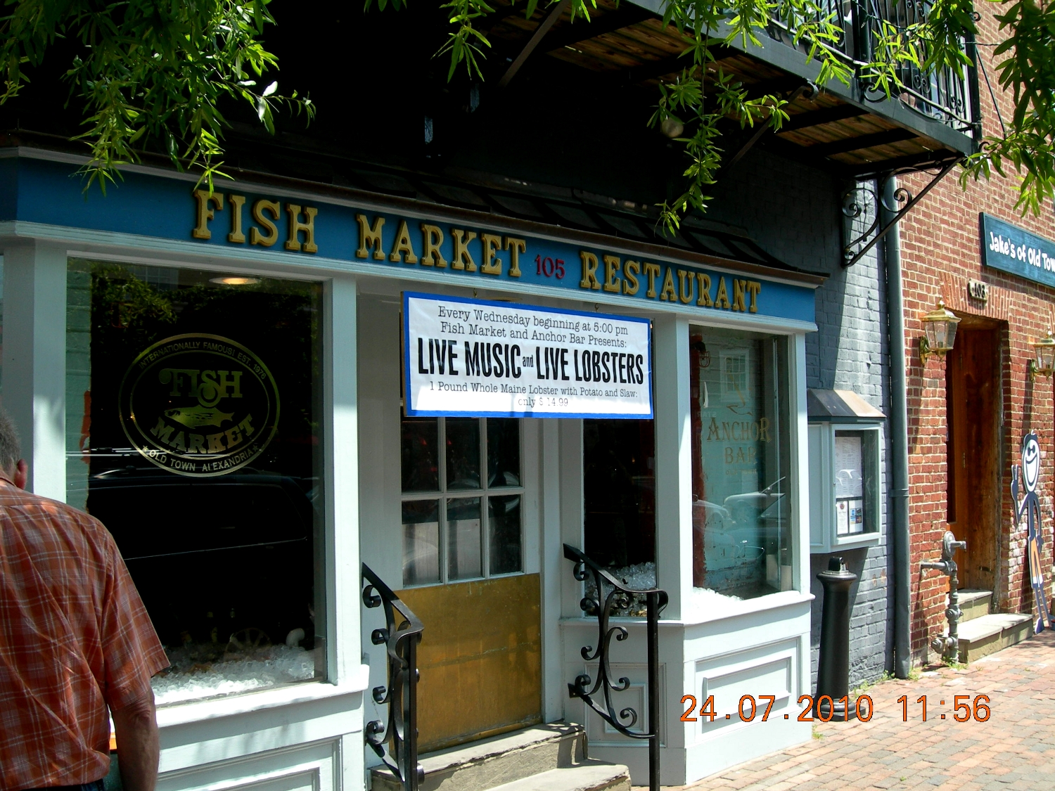 ad: Washington - live music and live lobsters3