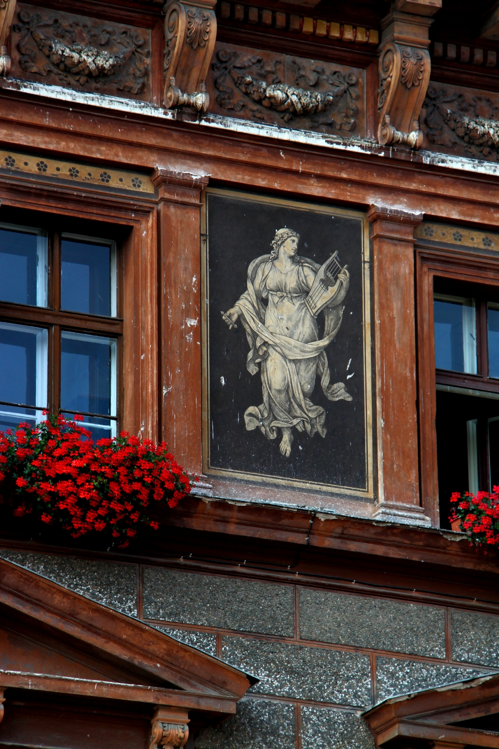 art on "Transilvania" University in Brasov building