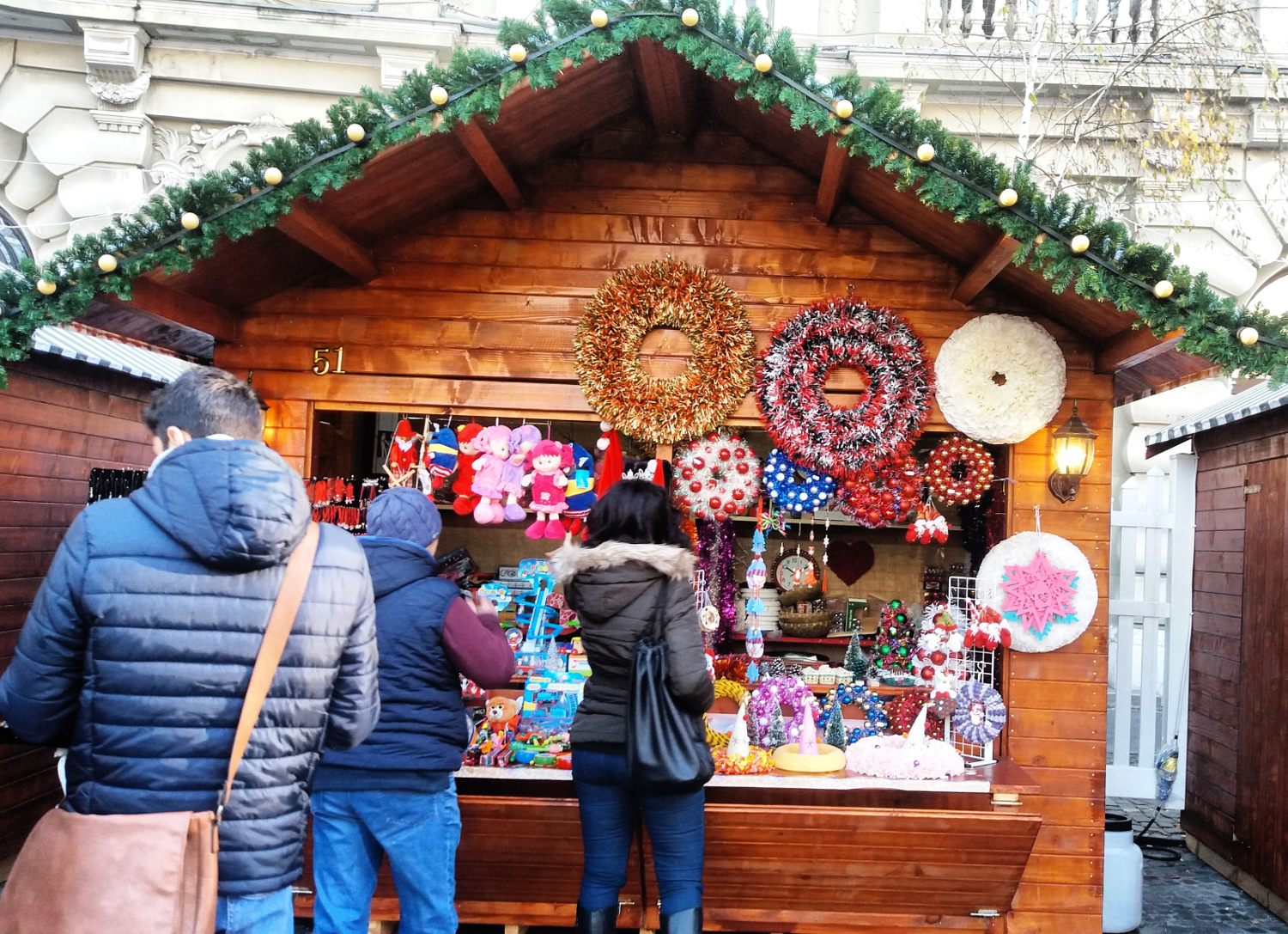 Tips for visiting the Bucharest Christmas Market and the top Christmas attractions in Bucharest #christmas #bucharestchristmasmarket #bucharestdecember #christmasmarket