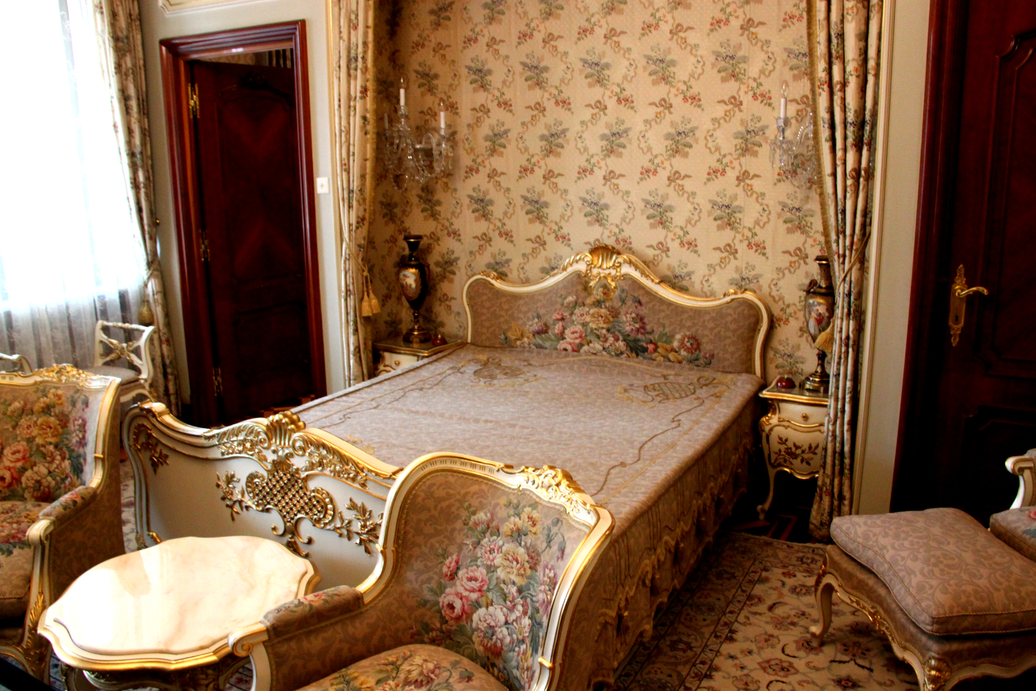 Primaverii (Spring) Palace, Ceausescu’s private residence - Elena Ceausescu's bedroom