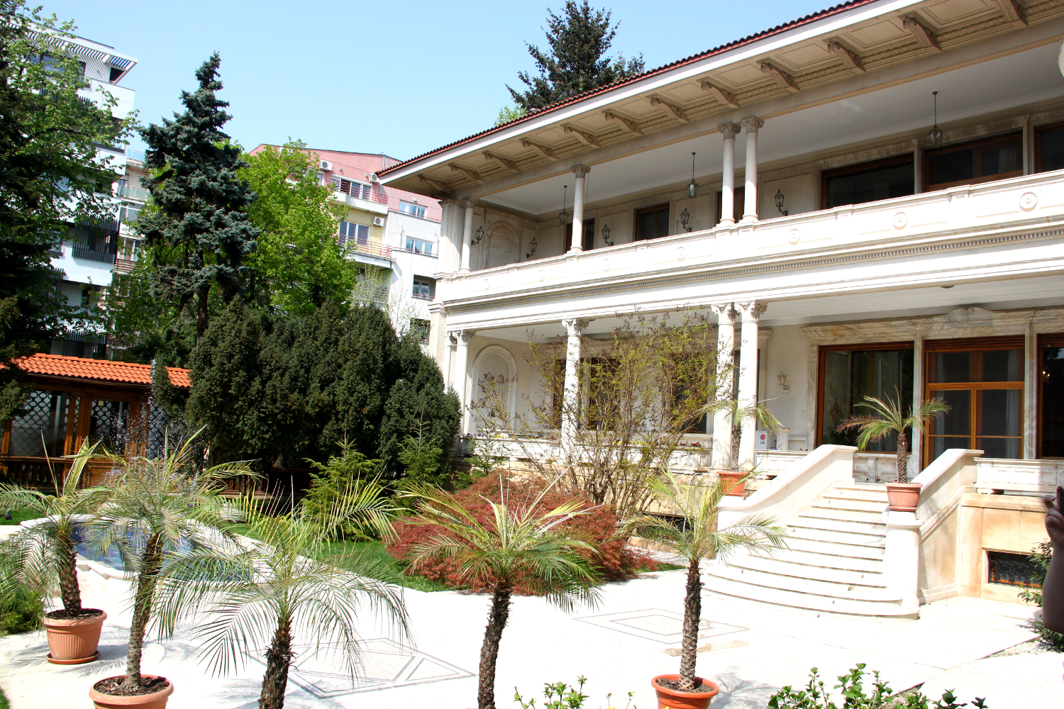 Primaverii (Spring) Palace, Ceausescu’s private residence - "summer garden