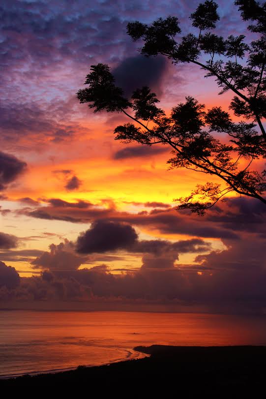 This is a colorful sunset over Playa Uvita: the famou whale's tail beach