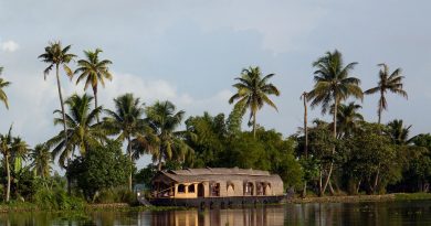 Kerala - Backwaters - Exploring India