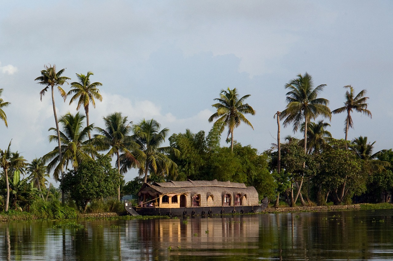 Kerala - Backwaters - Exploring India