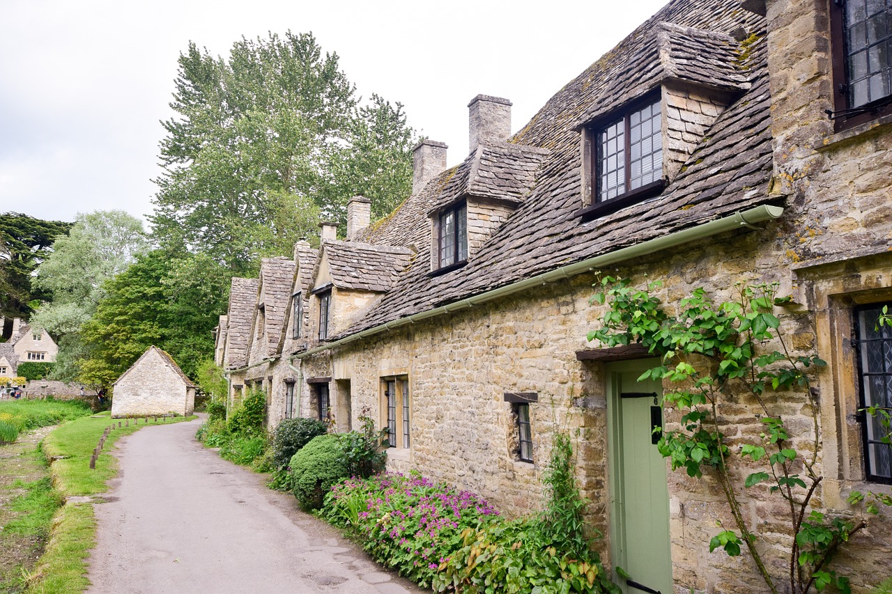 UK village - Cotswolds 