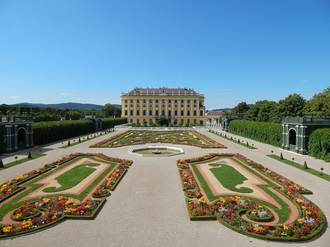 Schoenbrunn's Palace garden