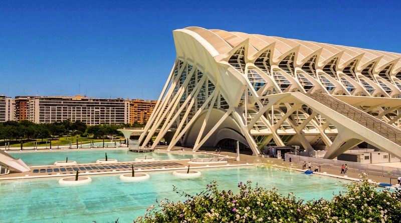City of Arts of Sciences, Valencia, Spain (Ciudad de Las Artes y Las Ciencias). This futuristic building is among the top things to see in Valencia on your trip. Read the article to discover the perfect 2 day itinerary for Valencia Spain recommended by a local #valencia #spain #valenciaitinerary #valenciatravel #itineraryvalencia Photo by Would Be Traveller