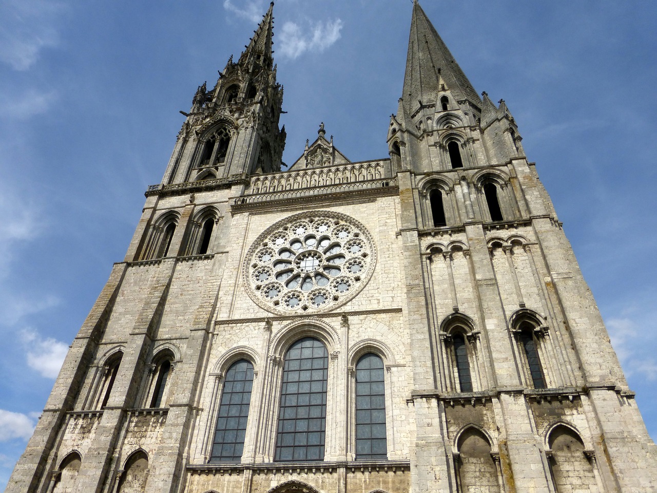 Chartres Cathedral, France. This is one of the most beautiful UNESCO World Heritage Sites in Europe. Discover more such popular heritages sites in Europe inside the article. #UNESCO #unescosites #unescositeseurope #europeunesco #france 