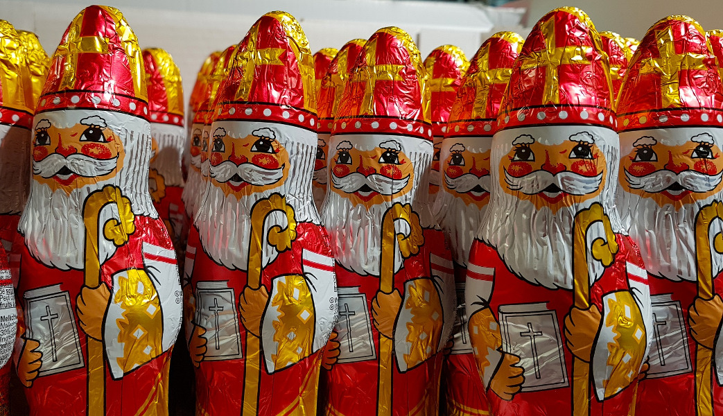 Sinterklaas – Saint Nicholas in The Netherlands, Belgium, and northern France - what to do on St Nicholas Day and St Nicholas day gifts ideas are included in this article. #saintnicholasday #winterholiday #winterholidays #stnick #stnicktraditions #stnicholastraditions