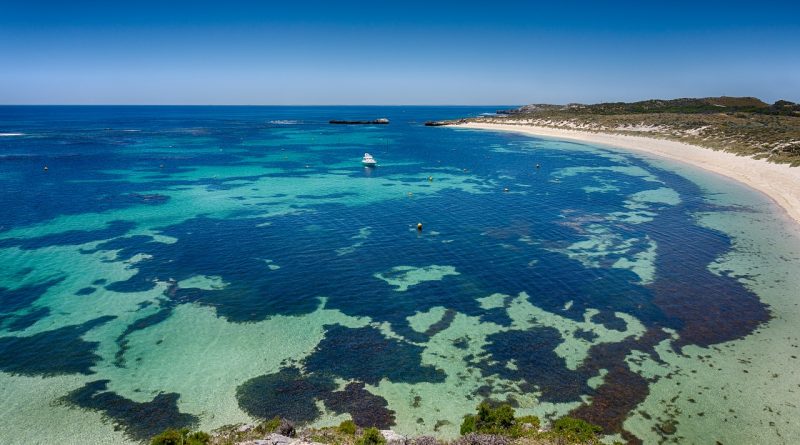 Rottnest Island is one of the famous tourist attractions in Australia. Discover the best things to do in Western Australia (western Australia destinations) from this article. #australia #westernaustralia #travelaustralia #australiatravel #australiaattractions