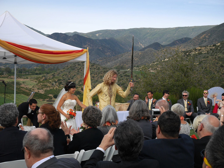 Ojai is a great wedding destination in the US. Discover the top romantic destinations for couples in the US from this article. #romanticus #usa #valentinesday #love #citybreaksus #romanticdestinations #romanticusa 