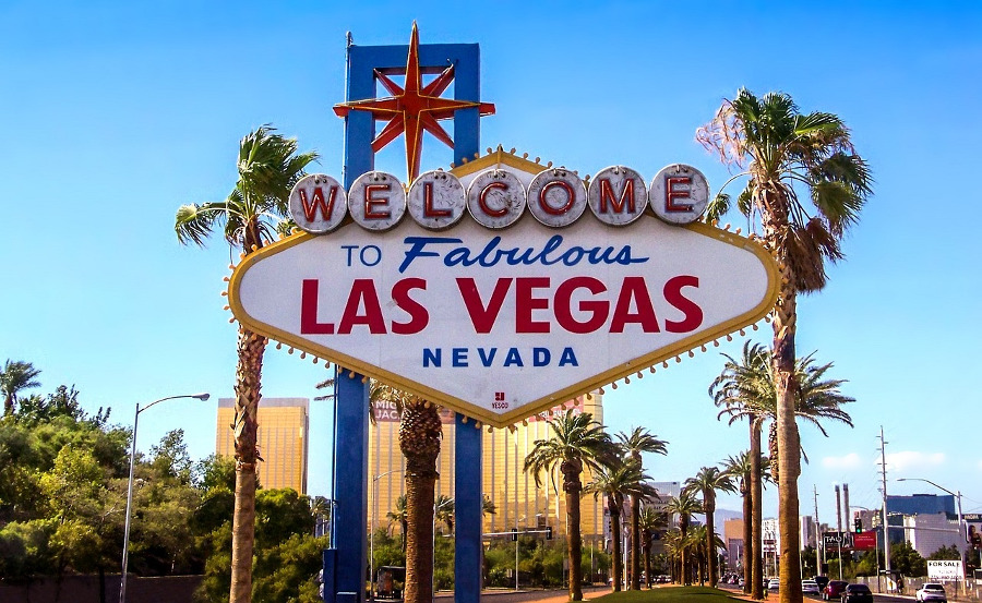the iconic "Welcome to Fabulous Las Vegas, Nevada" sign is one of the best things to do in Las Vegas in a Day. Discover more places to visit in Las Vegas from this article. #la #lasvegas #usa