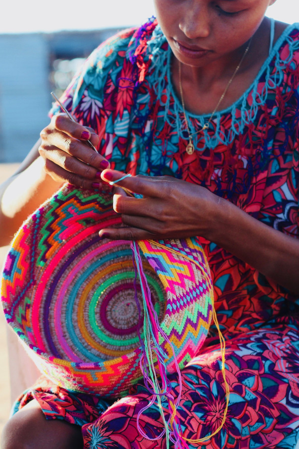 Wayuu bag. Traditional Colombian souvenirs - the best items to buy in Colombia
