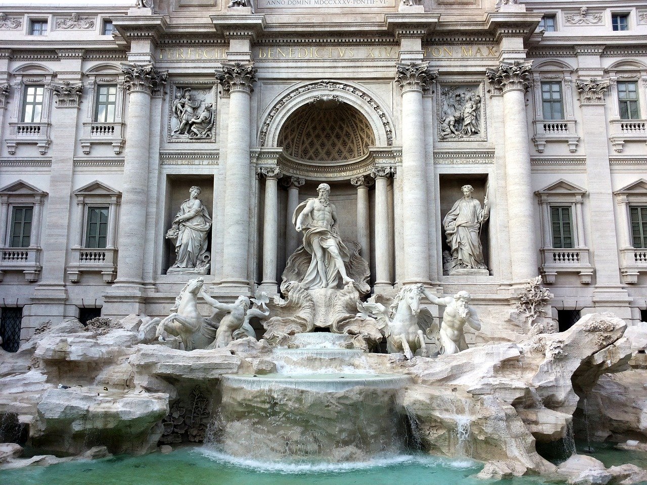 The Trevi Fountain is one of Rome's landmakrs. Discover the best things to do in Rome in 3 days from this 3-day itinerary for Rome.