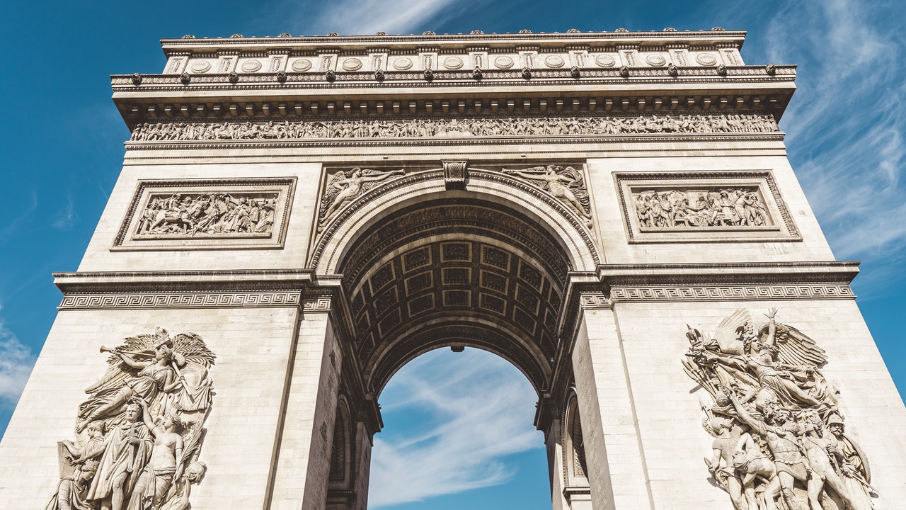 Arc de Triomphe - Paris DIY walking tour