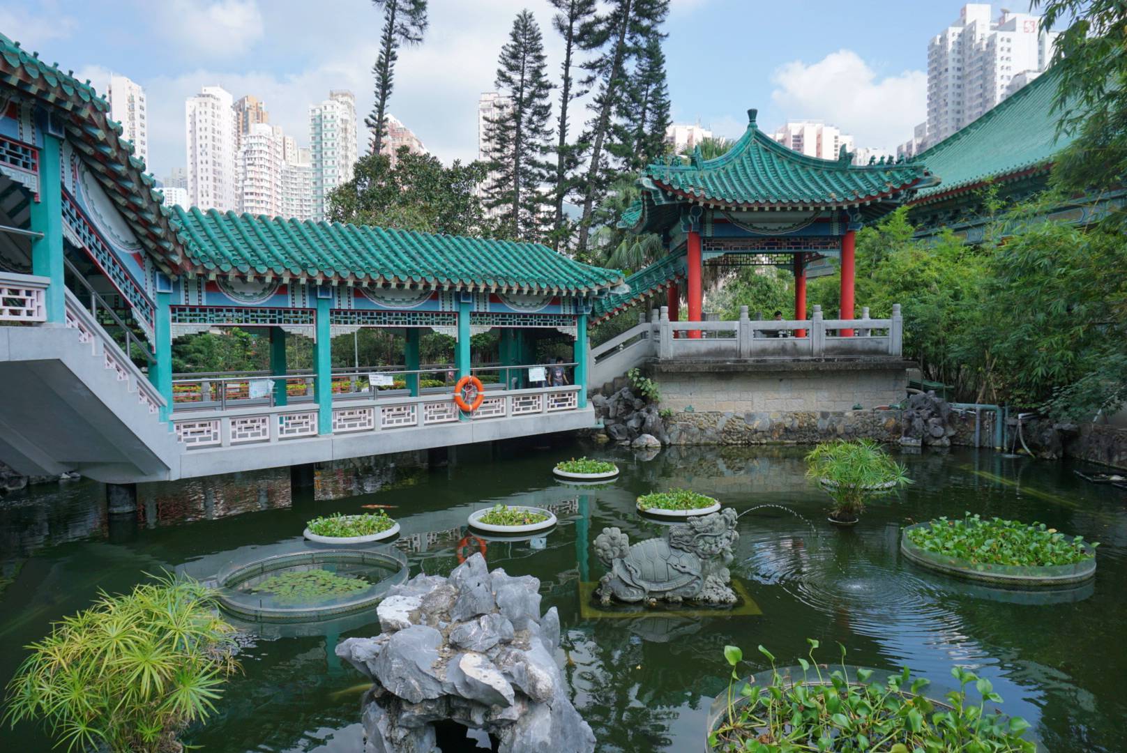 Won Tai Sin Temple in Hong Kong is one of the things to visit in Hong Kong