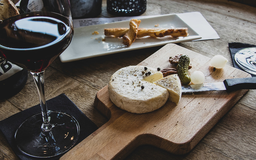 How to Match Cheese and Wine: Sommelier Tips